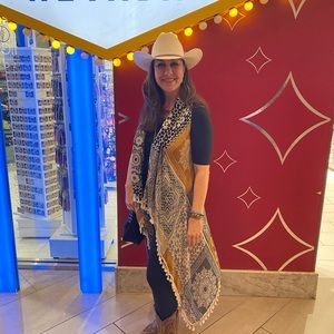 Meet your Posher, Milena